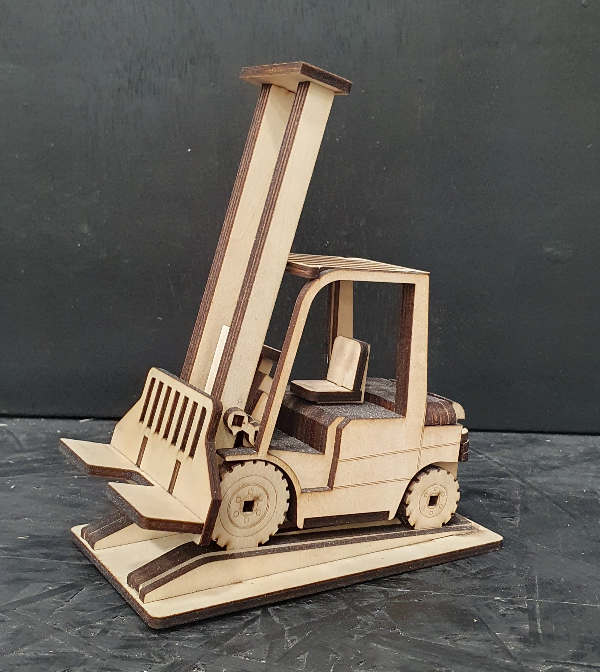 Fork Truck Phone Holder – Novelty Wooden Build | DIY Model Kit