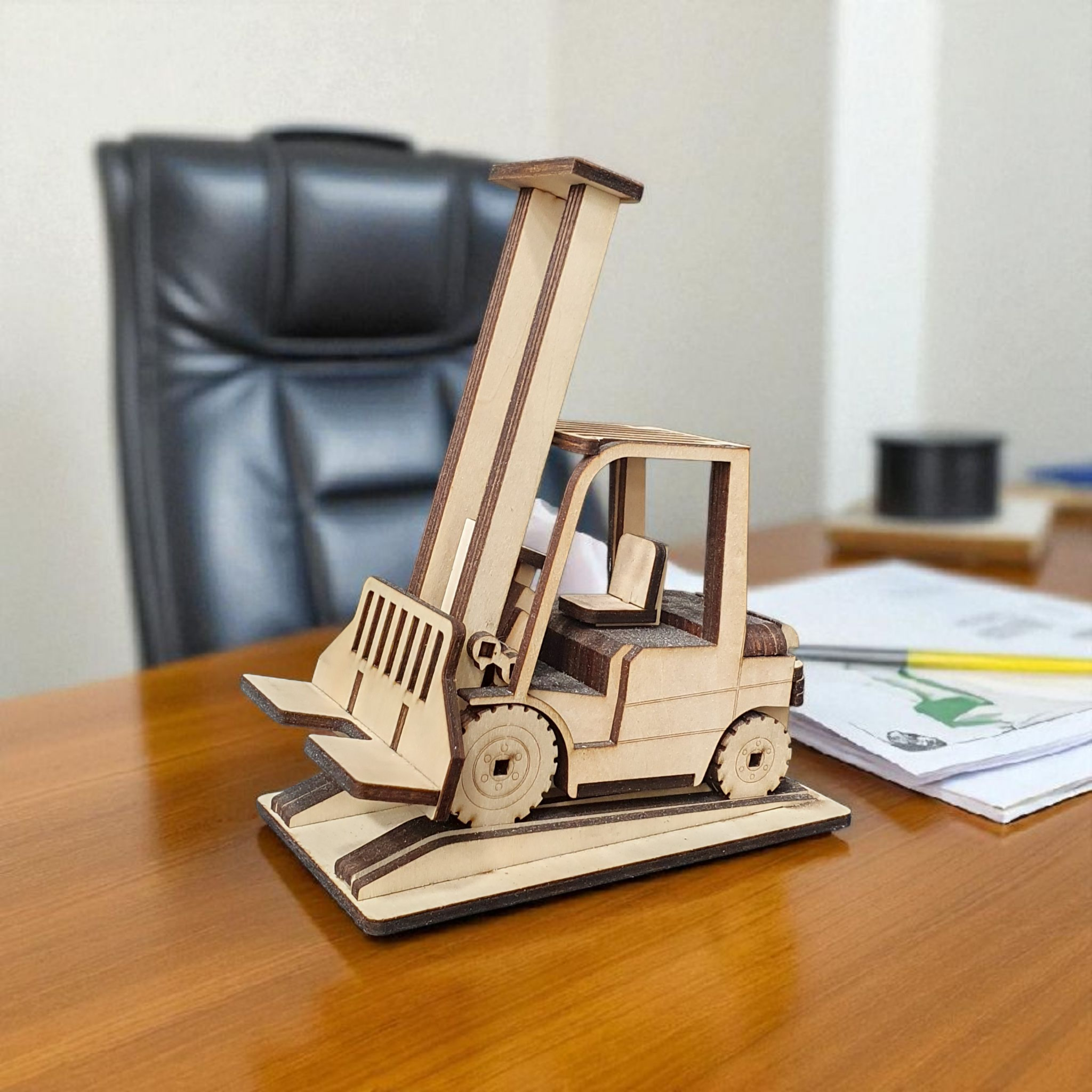 Fork Truck Phone Holder – Novelty Wooden Build | DIY Model Kit