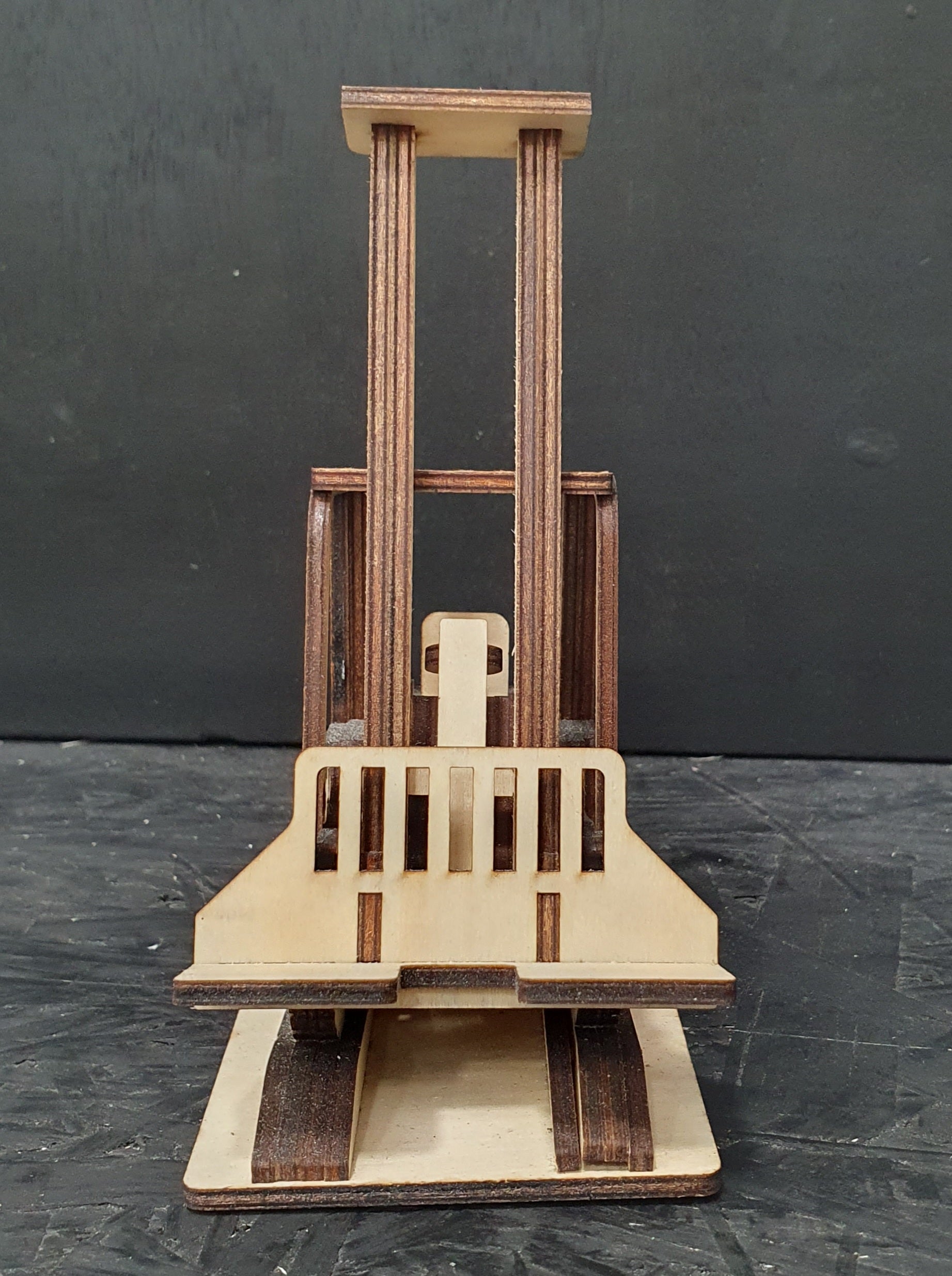 Fork Truck Phone Holder – Novelty Wooden Build | DIY Model Kit