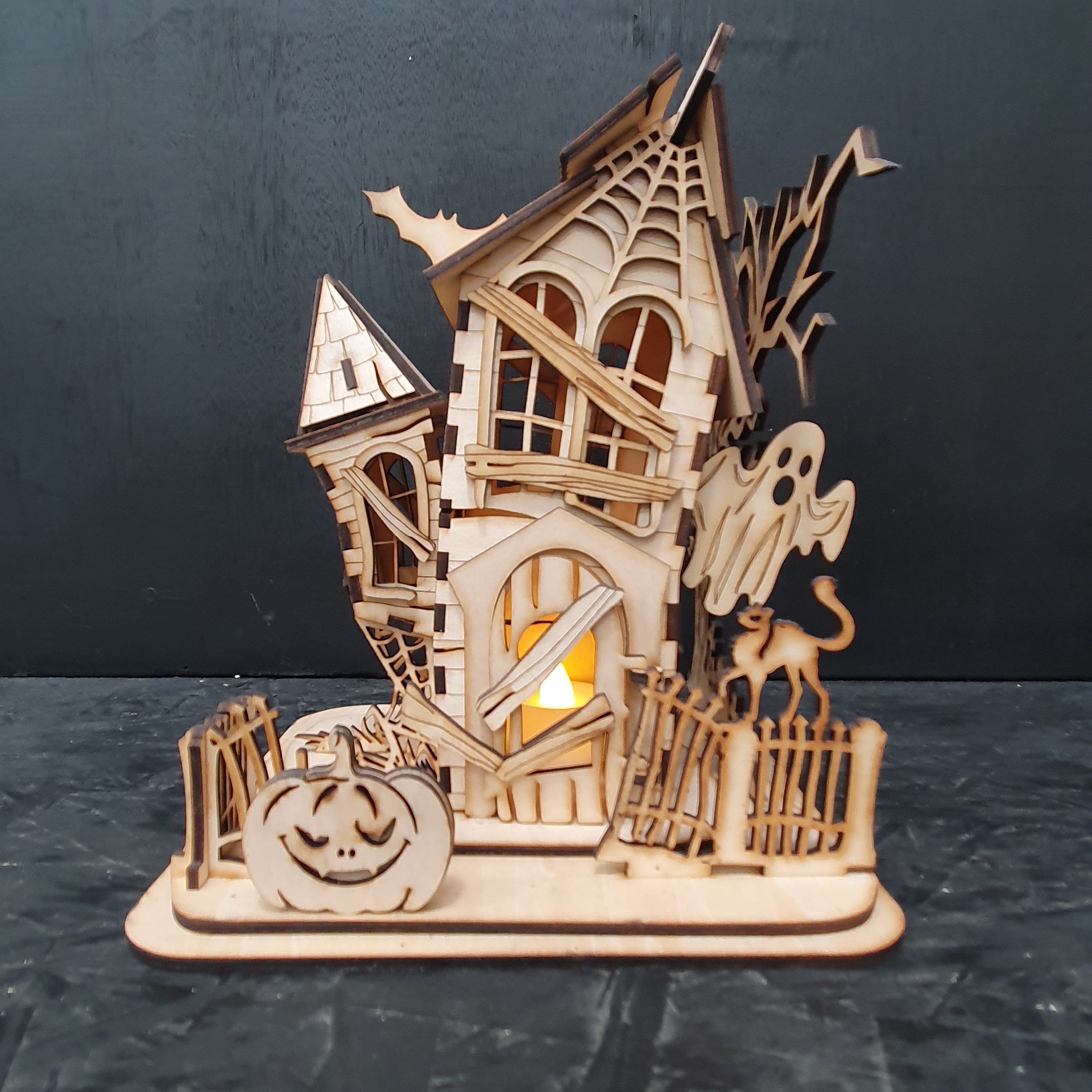 Halloween Haunted Wonky House – Spooky DIY Craft Kit