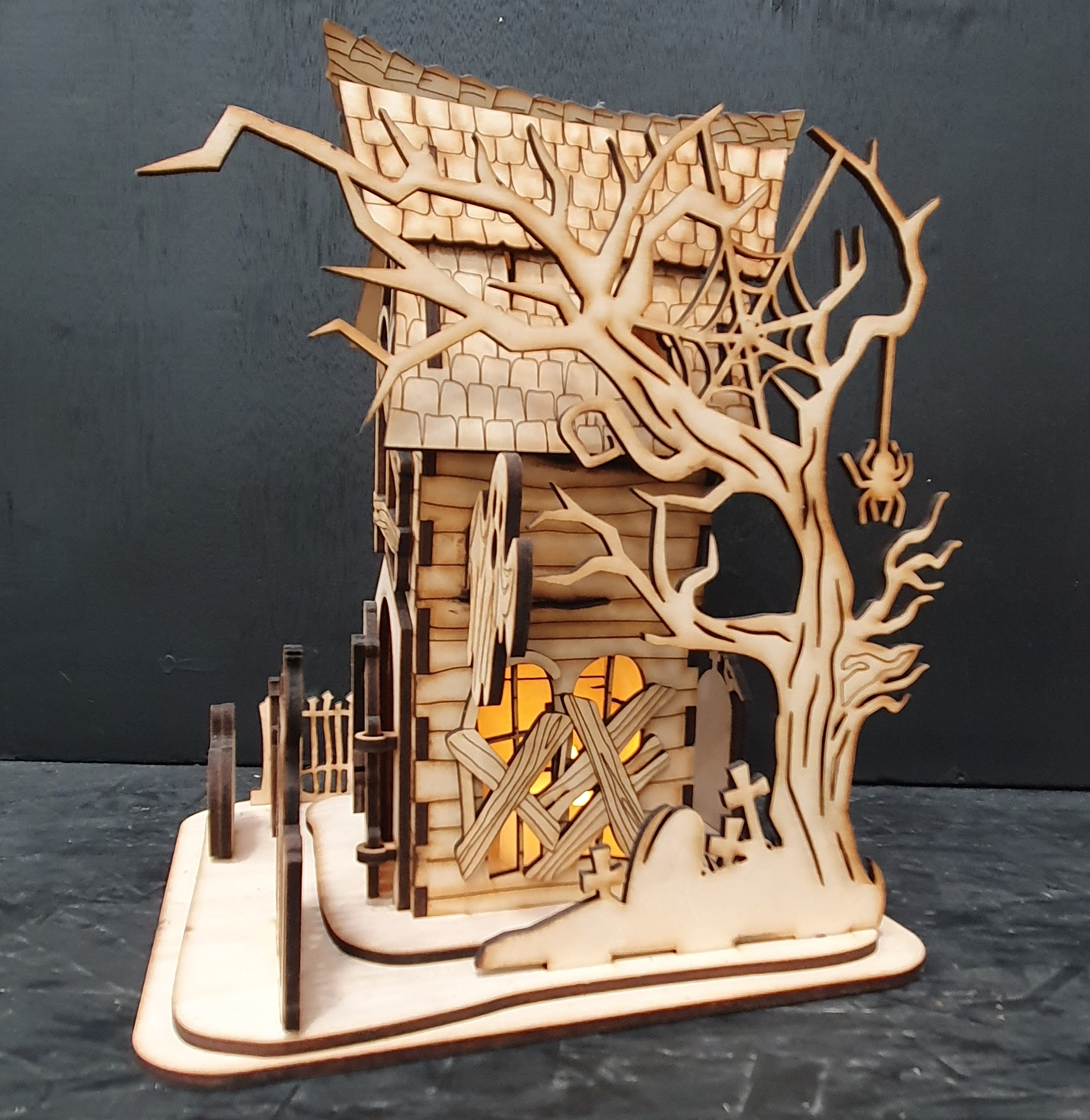 Halloween Haunted Wonky House – Spooky DIY Craft Kit