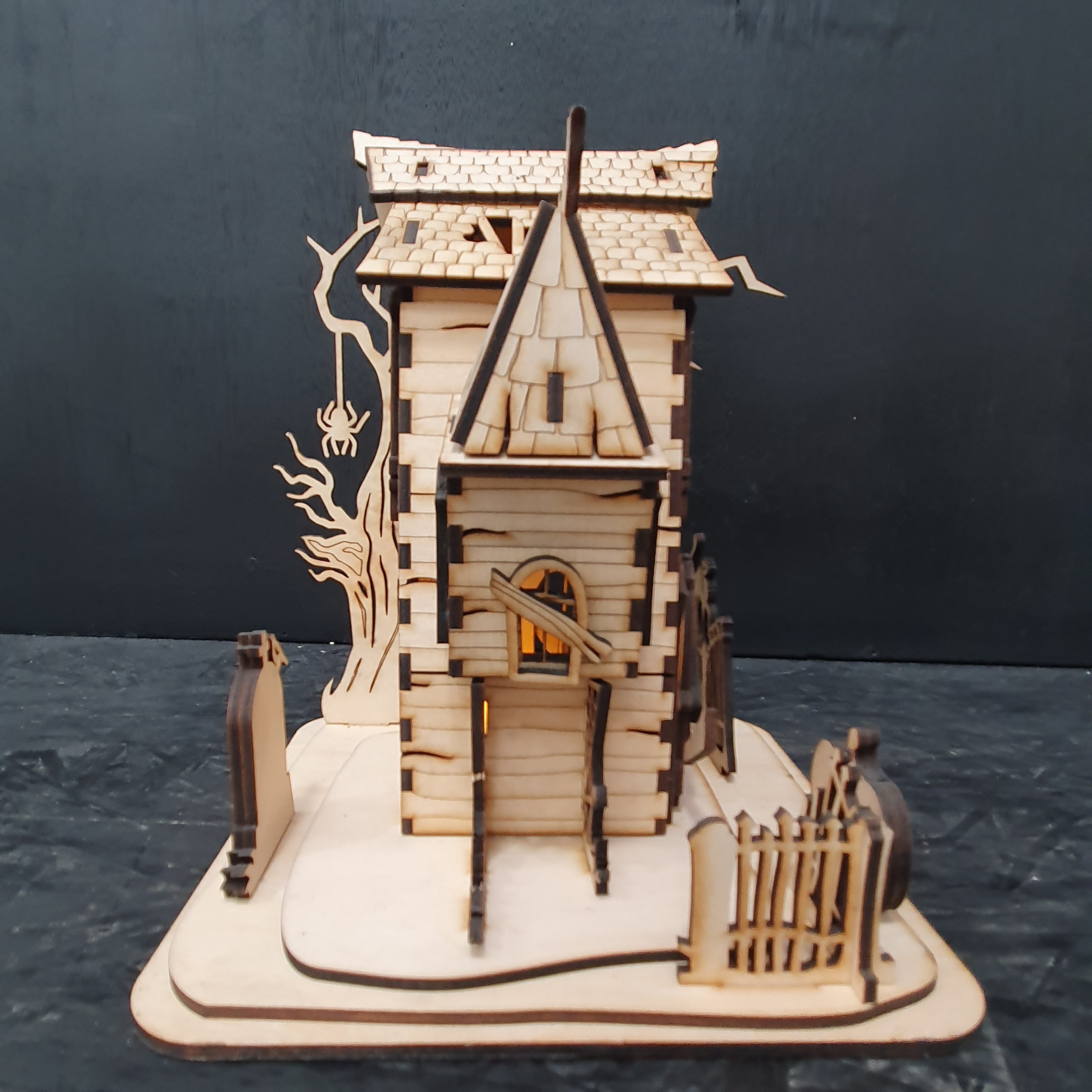 Halloween Haunted Wonky House – Spooky DIY Craft Kit