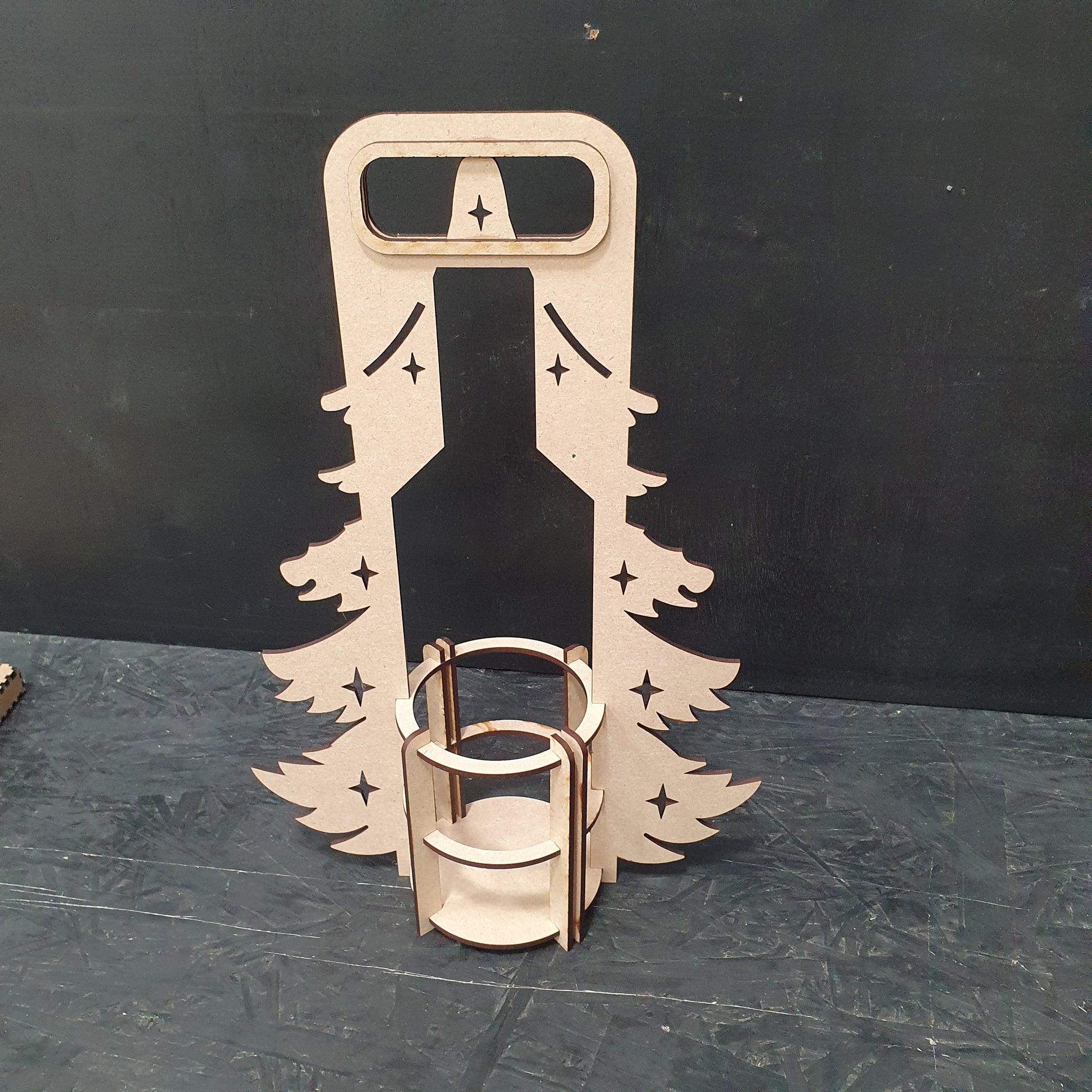 Festive Wooden Wine Bottle Holder – Christmas Tree Outline, Flat-Packed Gift Display (36cm x 26cm)