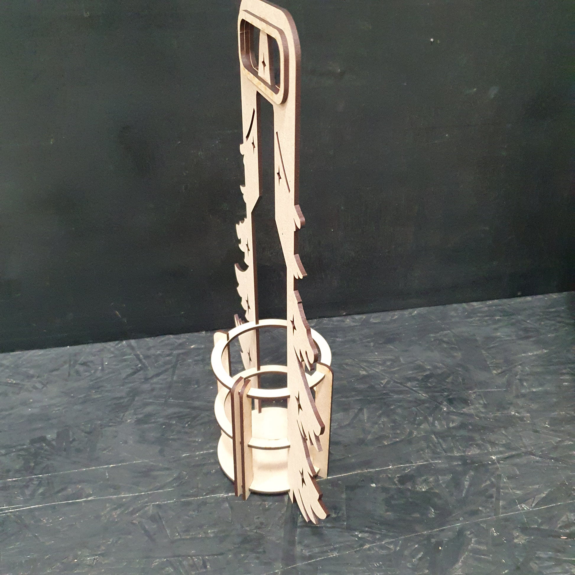 Wooden Wine Bottle Holder – Christmas Tree Outline, Flat-Packed Gift Display (36cm x 26cm)