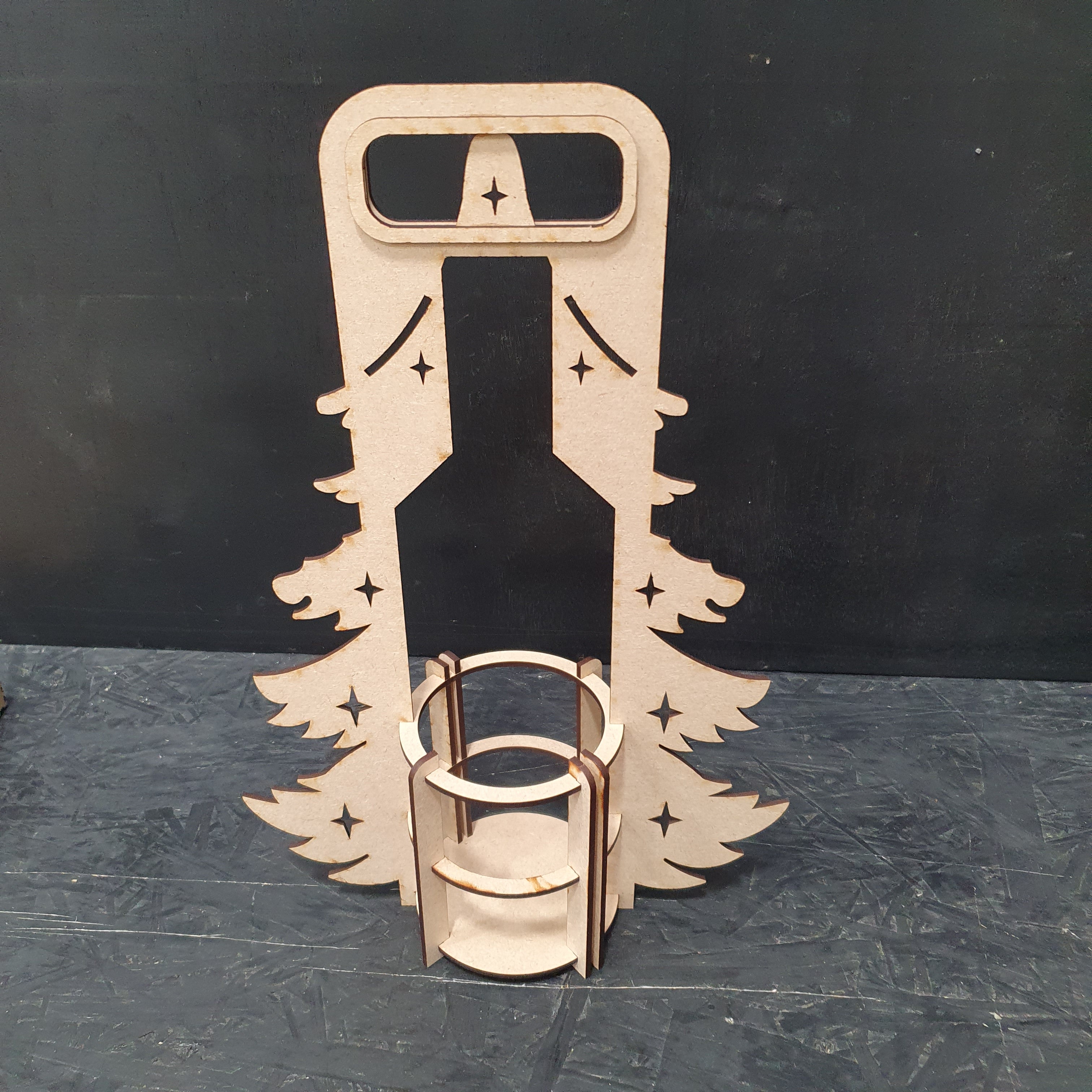 Festive Wooden Wine Bottle Holder – Christmas Tree Outline, Flat-Packed Gift Display
