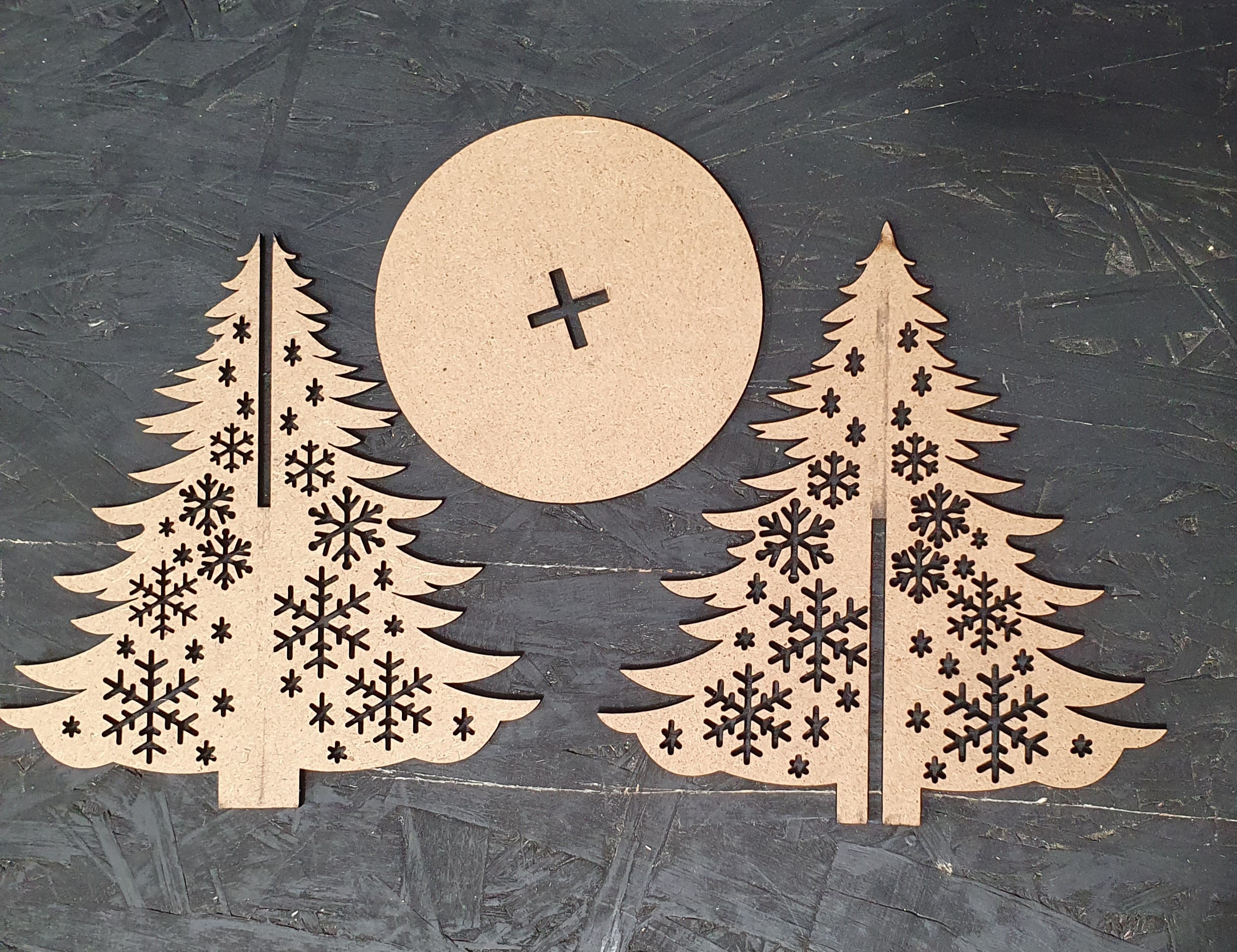 Mini MDF Christmas Trees – Tabletop Decorative Trees with Laser-Cut Snowflakes | Flat-Packed, Easy Assembly (14cm)