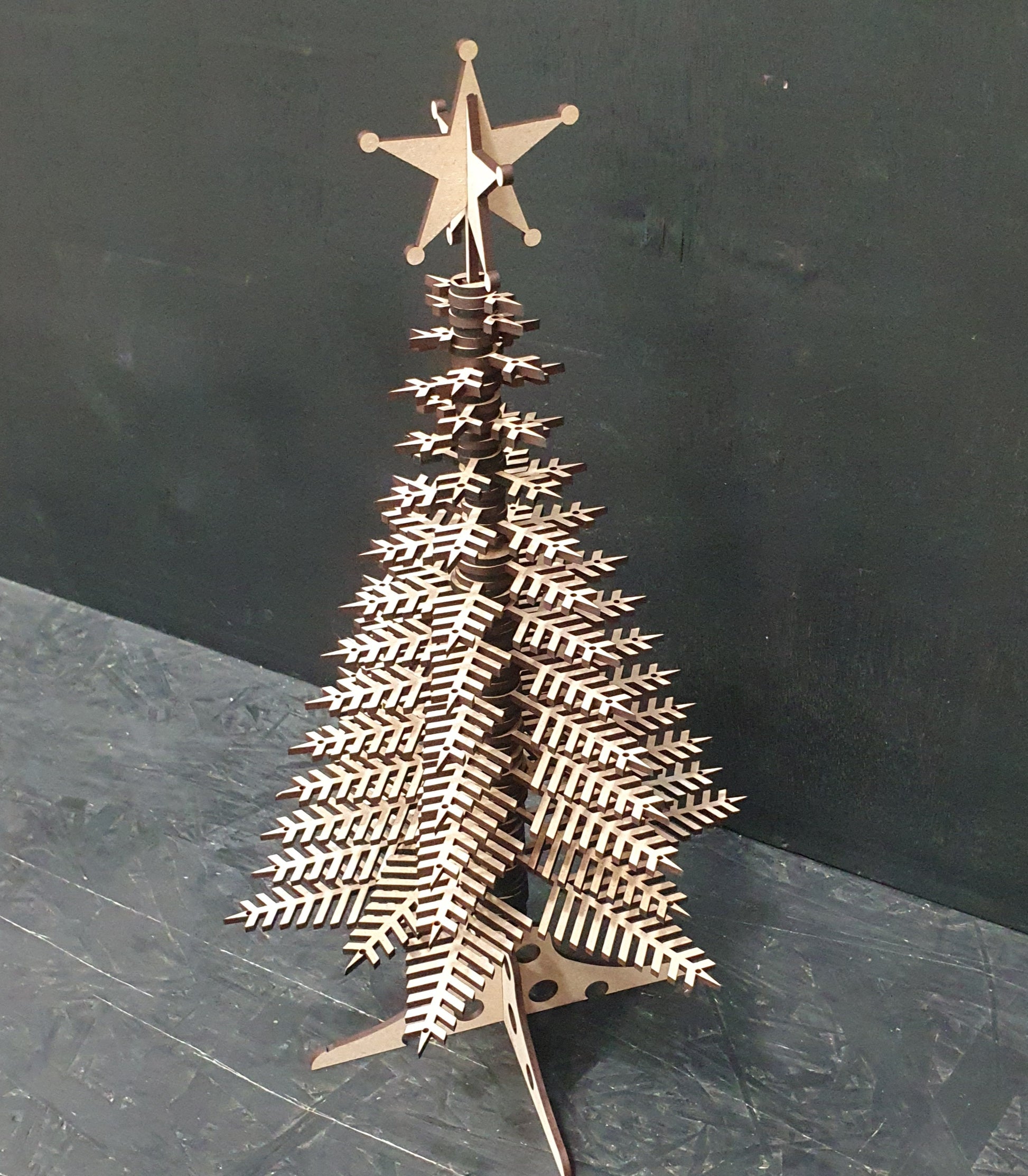 Large Laser-Cut Wooden Christmas Tree Kit – 40cm DIY Standing Decoration | Easy to Build & Decorate