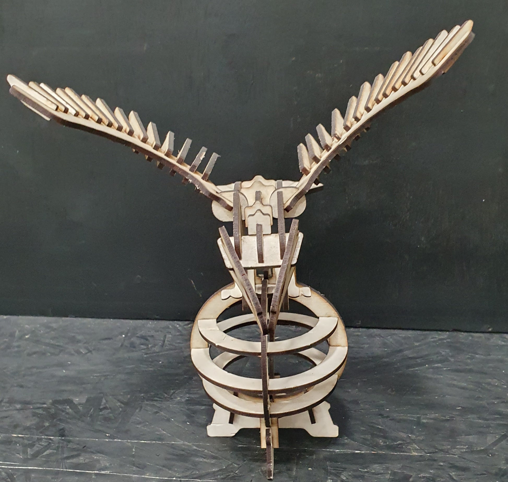 Slot-together wooden eagle model kit for children and adults