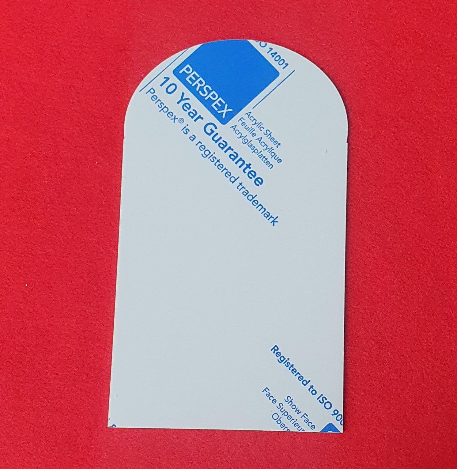 3mm cast acrylic arch blank measuring 20cm x 15cm with smooth laser cut edges and modern rounded top design.