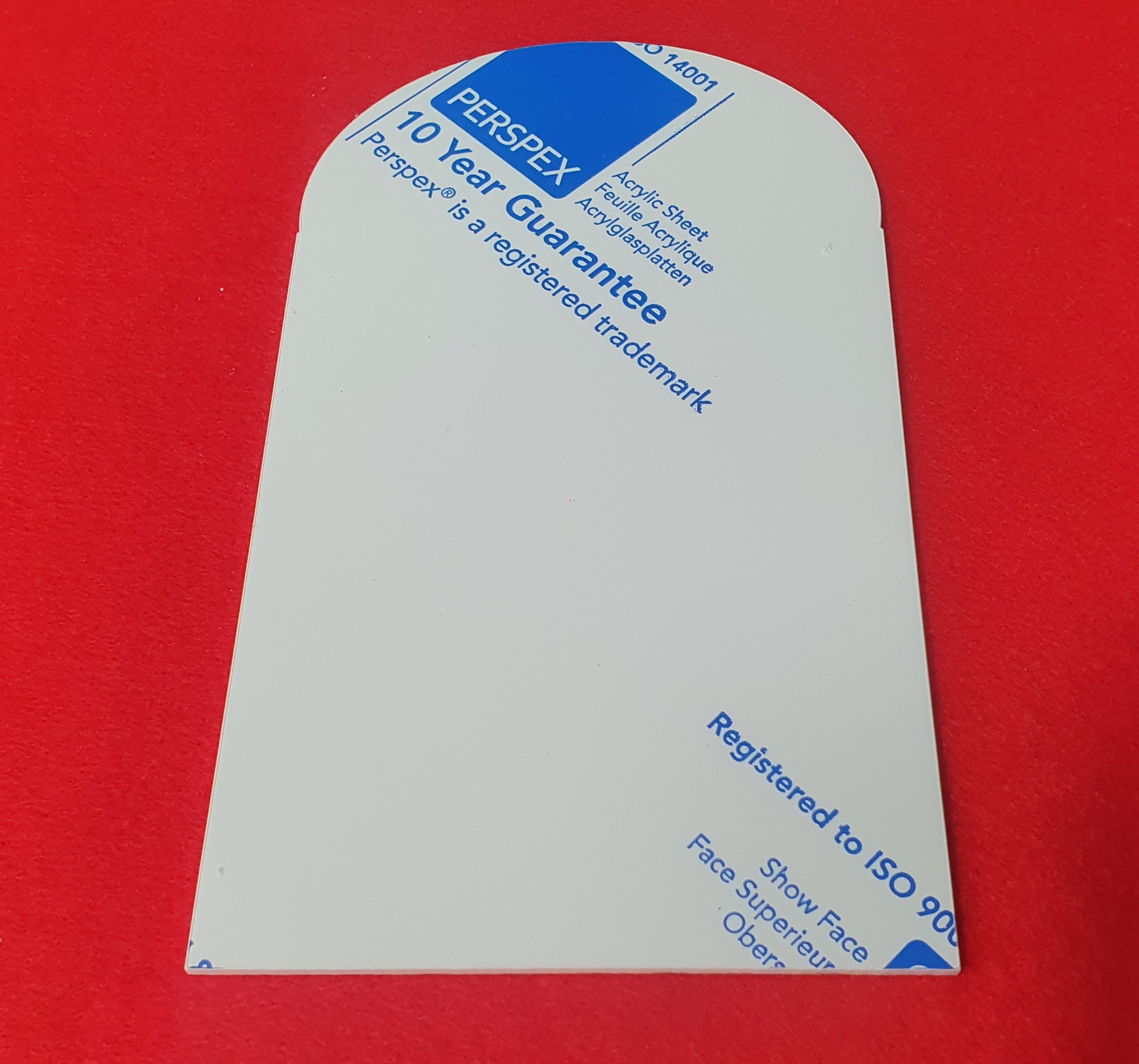 Clear acrylic arch blank ideal for personalised wedding signs, table numbers and contemporary event décor displays.