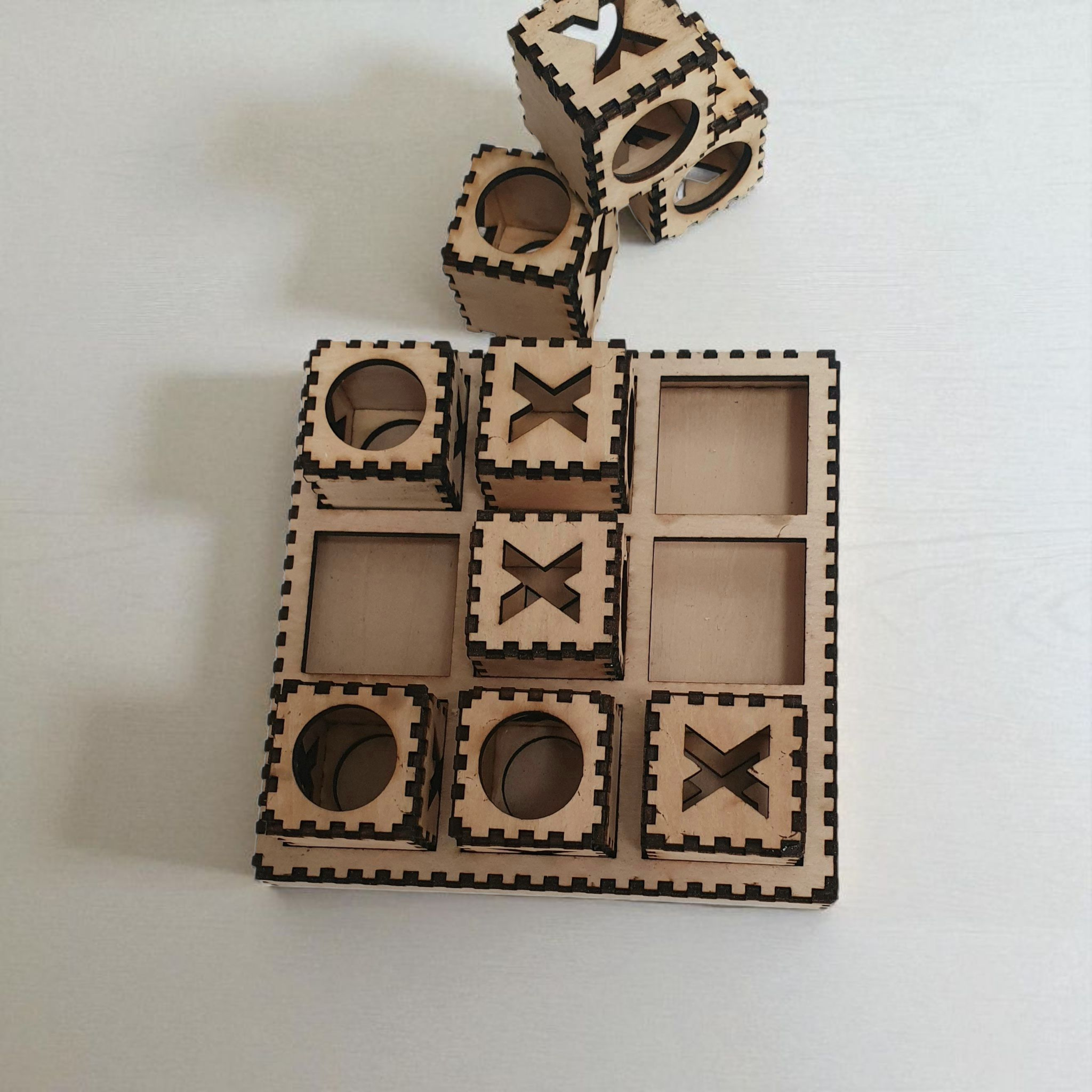3D Wooden Tic Tac Toe / Noughts & Crosses – DIY Craft Kit