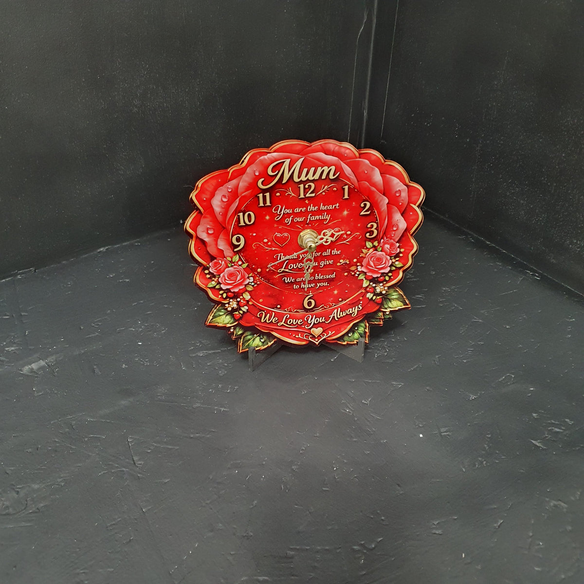 Freestanding 15cm Mum keepsake clock, perfect Mother’s Day gift from daughter or son, sentimental floral desk ornament.