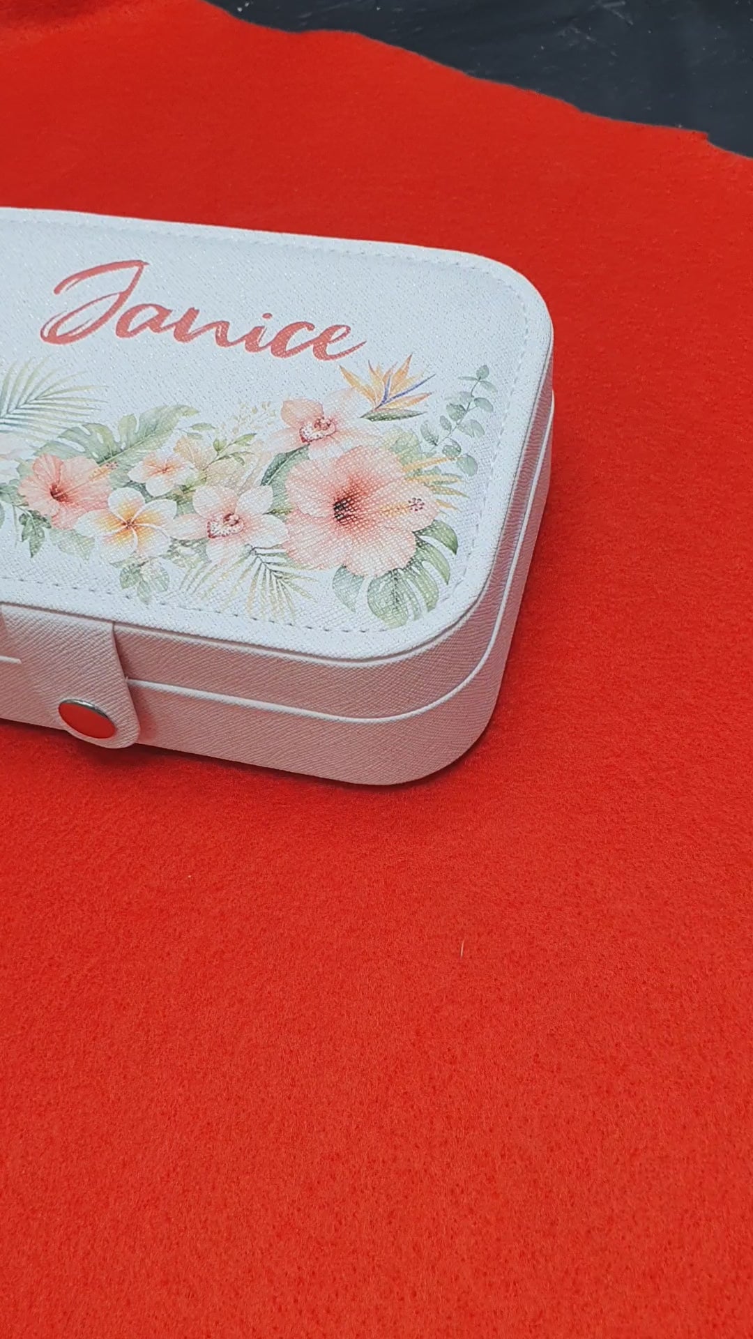 Load video: Floral personalised jewellery storage box customised with any name, featuring a secure press-stud closure and soft interior for protecting rings, necklaces and earrings.